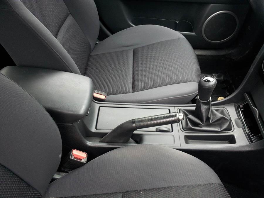 Mazda 3 Takara centre-console